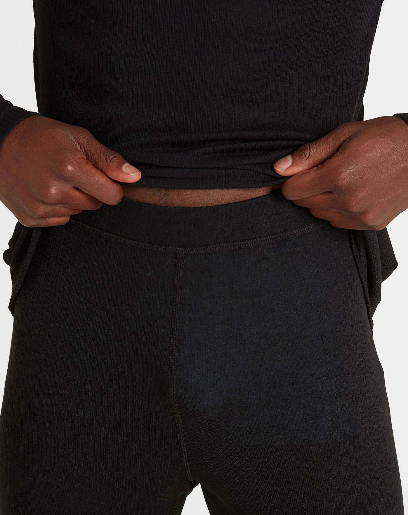 Tog24 Darley Mens Thermal Set| Black 4 Tog24 Darley Mens Thermal Set| Black - Image 4