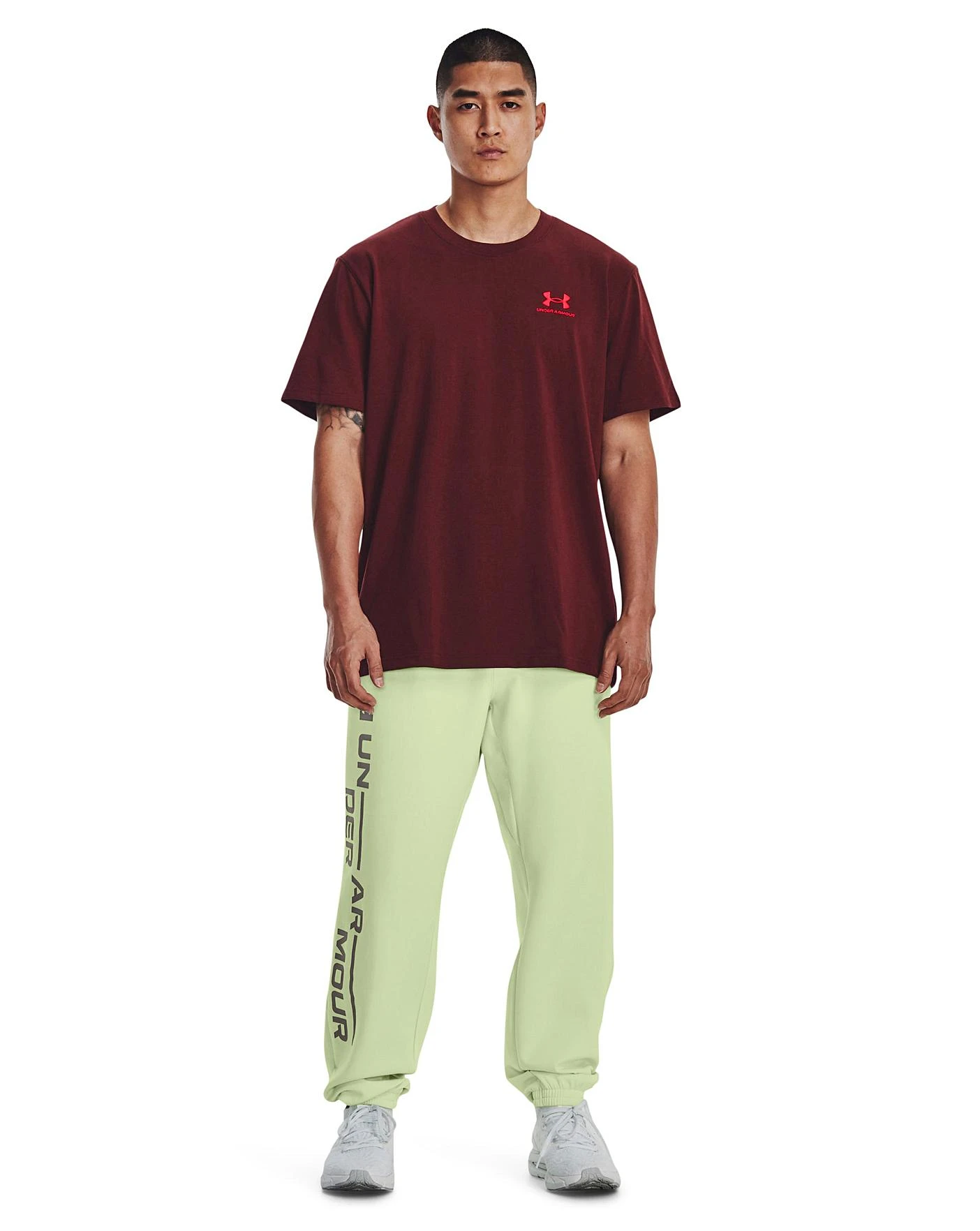 Under Armour Logo EMB Heavy Weight SS T-Shirt| Red 4 Under Armour Logo EMB Heavy Weight SS T-Shirt| Red - Image 4