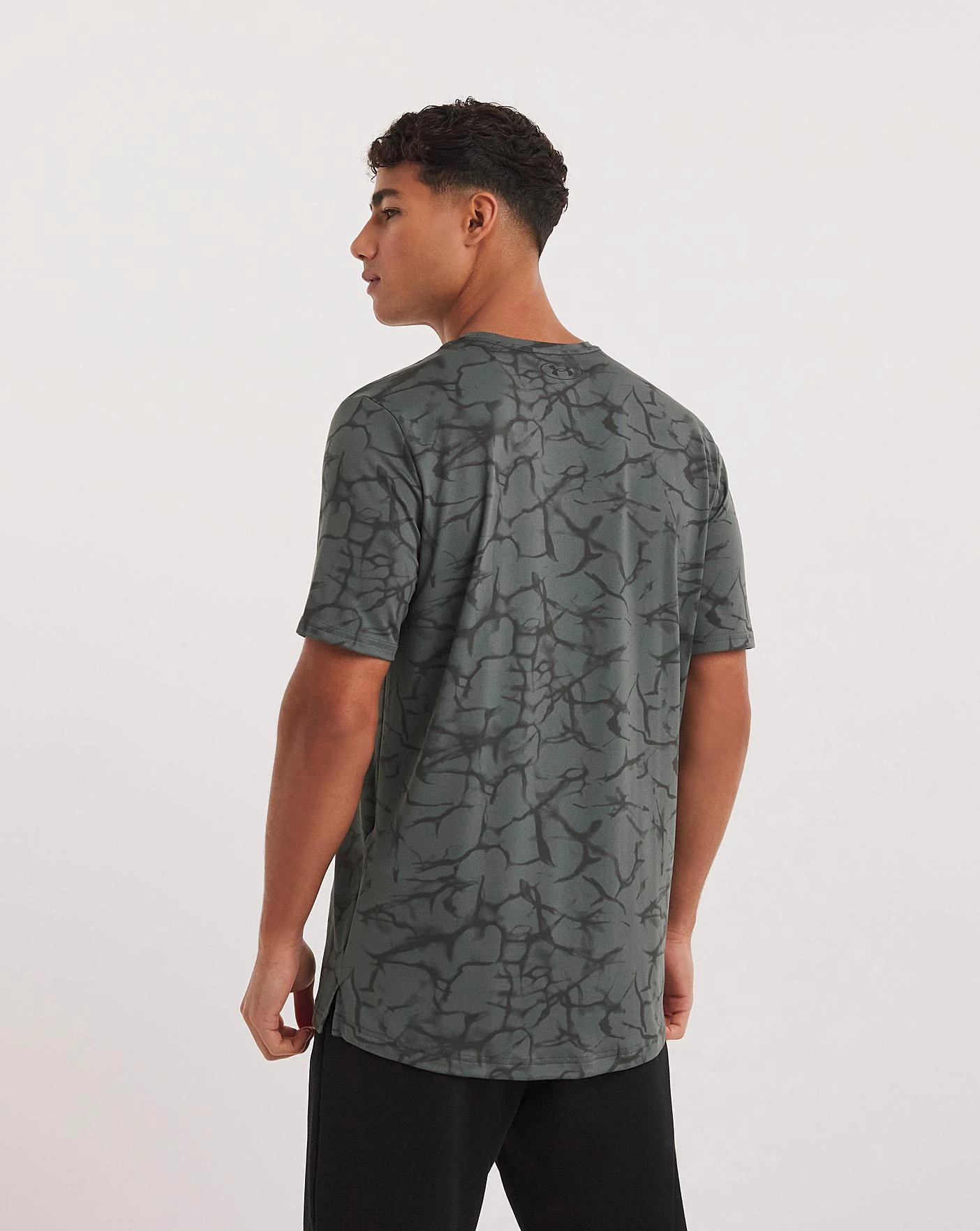 Under Armour Rush Energy Print Short Sleeve Tee| Grey 5 Under Armour Rush Energy Print Short Sleeve Tee| Grey - Image 5